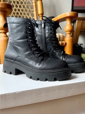 L'INTERVALLE Black Leather Lug Sole Platform Combat Ankle Boots